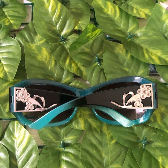 Gorgeous Turquoise Sunglasses with Silver Embellished Sides - Picture 1 of 9